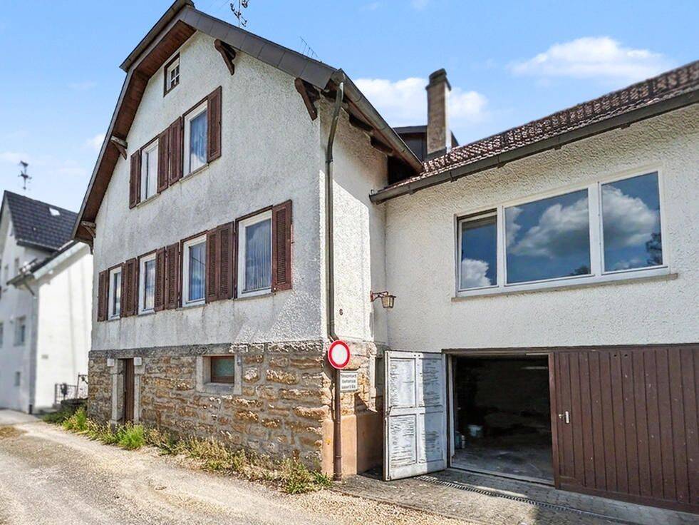 Schönes Einfamilienhaus mit Werkstatt-Anbau und großem Grundstück in Hechingen, 72379 Hechingen
