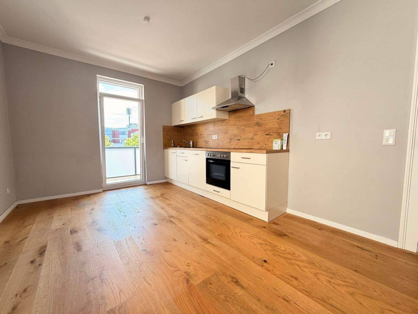 sanierte Altbautraumwohnung +++ mit Balkon und EBK, WG-geeignet +++, 90439 Nürnberg (Großreuth bei Schweinau Schweinau Sankt Leonhard Sündersbühl)