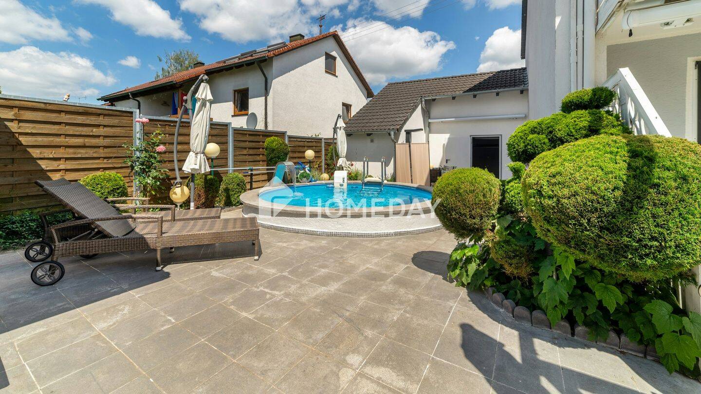 Gepflegte Doppelhaushälfte mit Pool, Doppelgarage und vielseitigem Platzangebot, 86453 Dasing