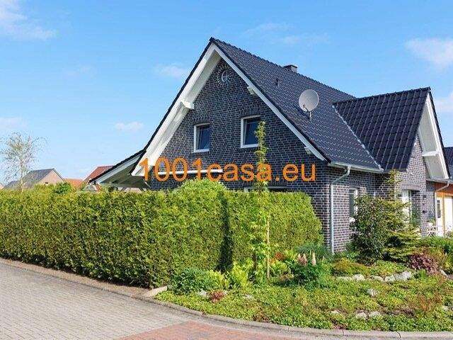 Einfamilienhaus mit Garage, gepflegter Garten mit Teich, kein Reparaturstau, direkt bezugsfähig, Klinkerfassade, ruhige Wohnlage mit 1-Familienhäusern, 26529 Rechtsupweg