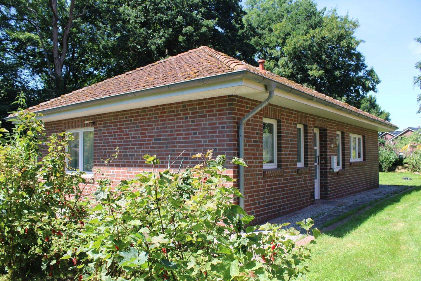 Nr. 1552 schmucker Bungalow in Esens, 26427 Esens