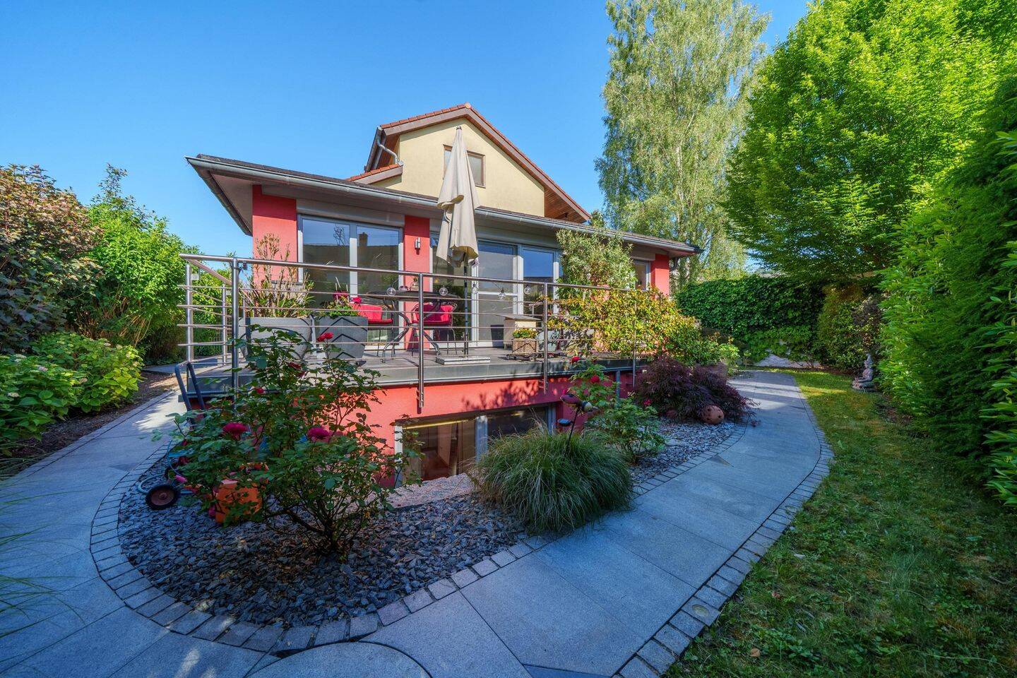 Familienglück am Bodensee – Großzügiges Zuhause mit Garten und Homeoffice, 88690 Uhldingen-Mühlhofen