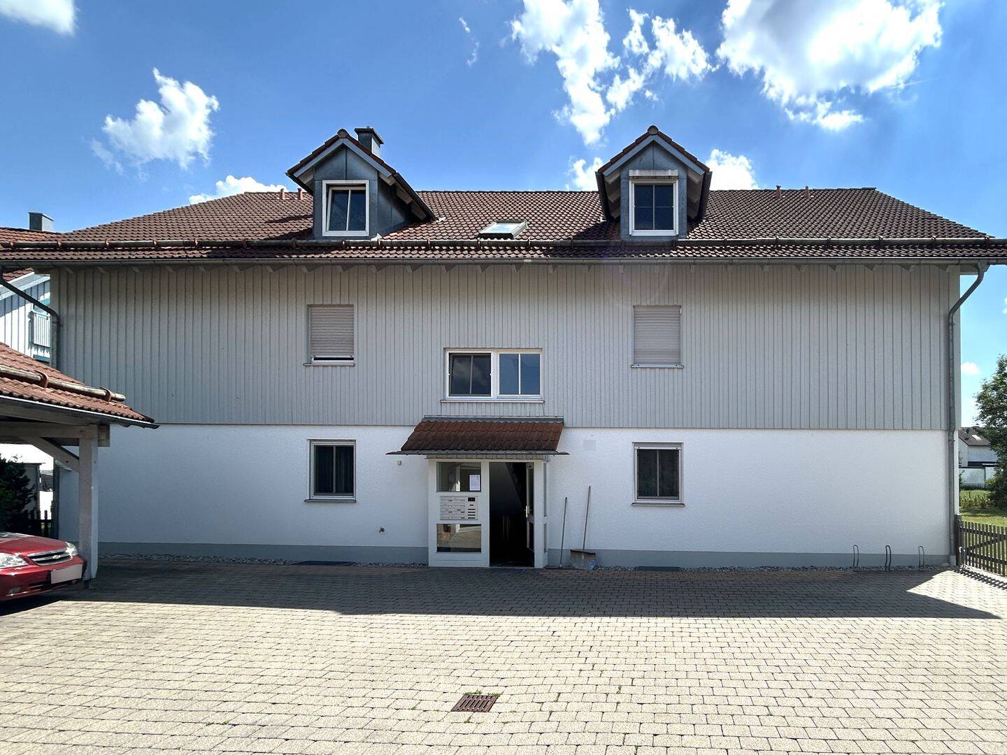 Attraktives Wohnpaket: Zwei vermietete Wohneinheiten in Biessenhofen – Ebenhofen, 87640 Biessenhofen