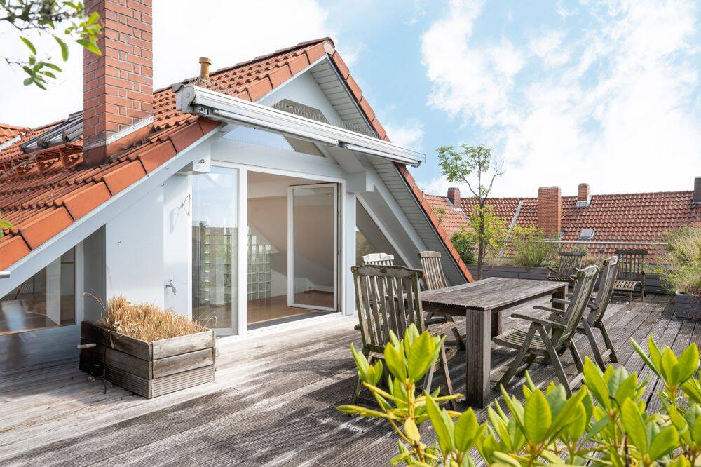 Südstadt mit einmaliger Dachterrasse: 4-Zimmer-Maisonettewohnung, zwei Bäder und Blick über Hannover, 30171 Hannover
