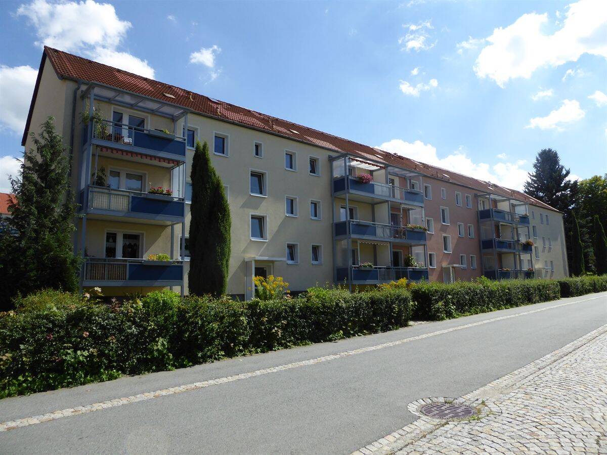 Renovierte 2-Raumwohnung mit Balkon in ruhiger Wohnlage – sofort bezugsfertig, 2730 Ebersbach-Neugersdorf