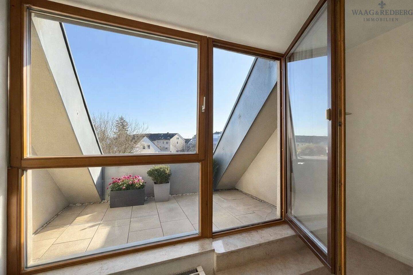 Provisionsfrei! Großzügige 4,5-Zi. Maisonette mit Loggia & Dachterrasse in ruhiger Lage von Nürnberg, 90427 Nürnberg