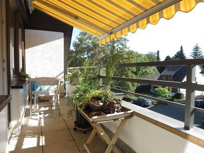 **Auf der Sonnenseite von Bonn! Großzügiges Dachgeschoss-Appartement mit Balkon**, 53225 Bonn (Beuel Geislar Schwarzrheindorf Vilich Vilich-Rheindorf)