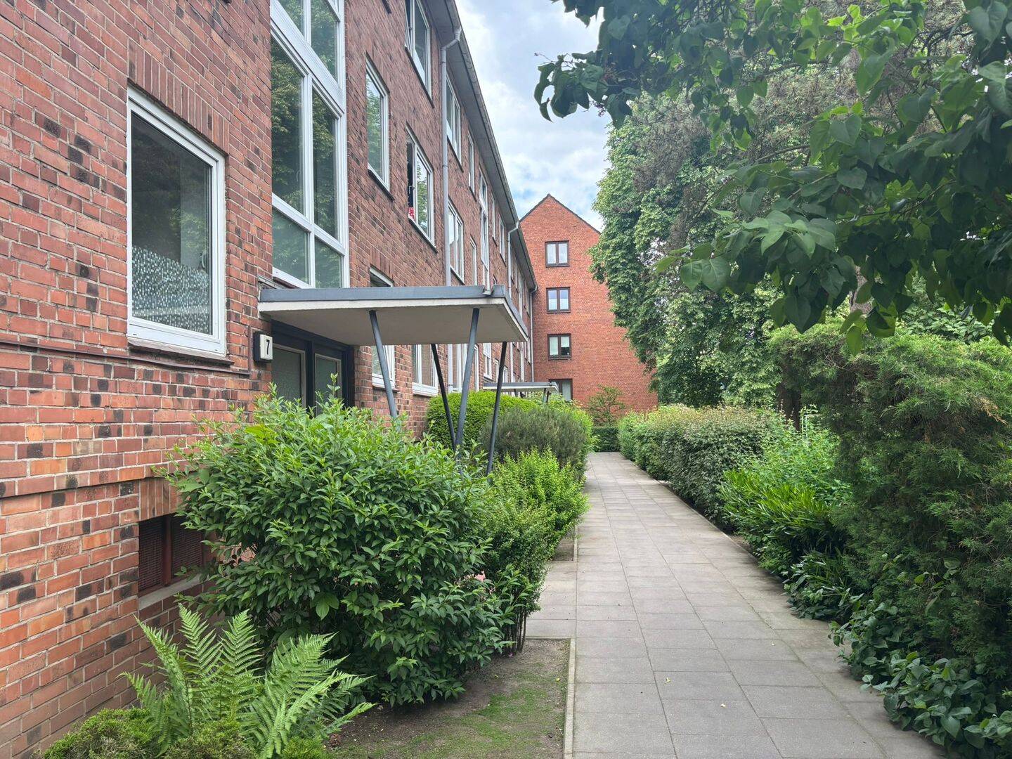 Gepflegte 3-Zimmer-Wohnung mit Westbalkon in ruhiger Lage von HH-Lokstedt – nahe Niendorfer Gehege und UKE, 22529 Hamburg (Hamburg-Nord)
