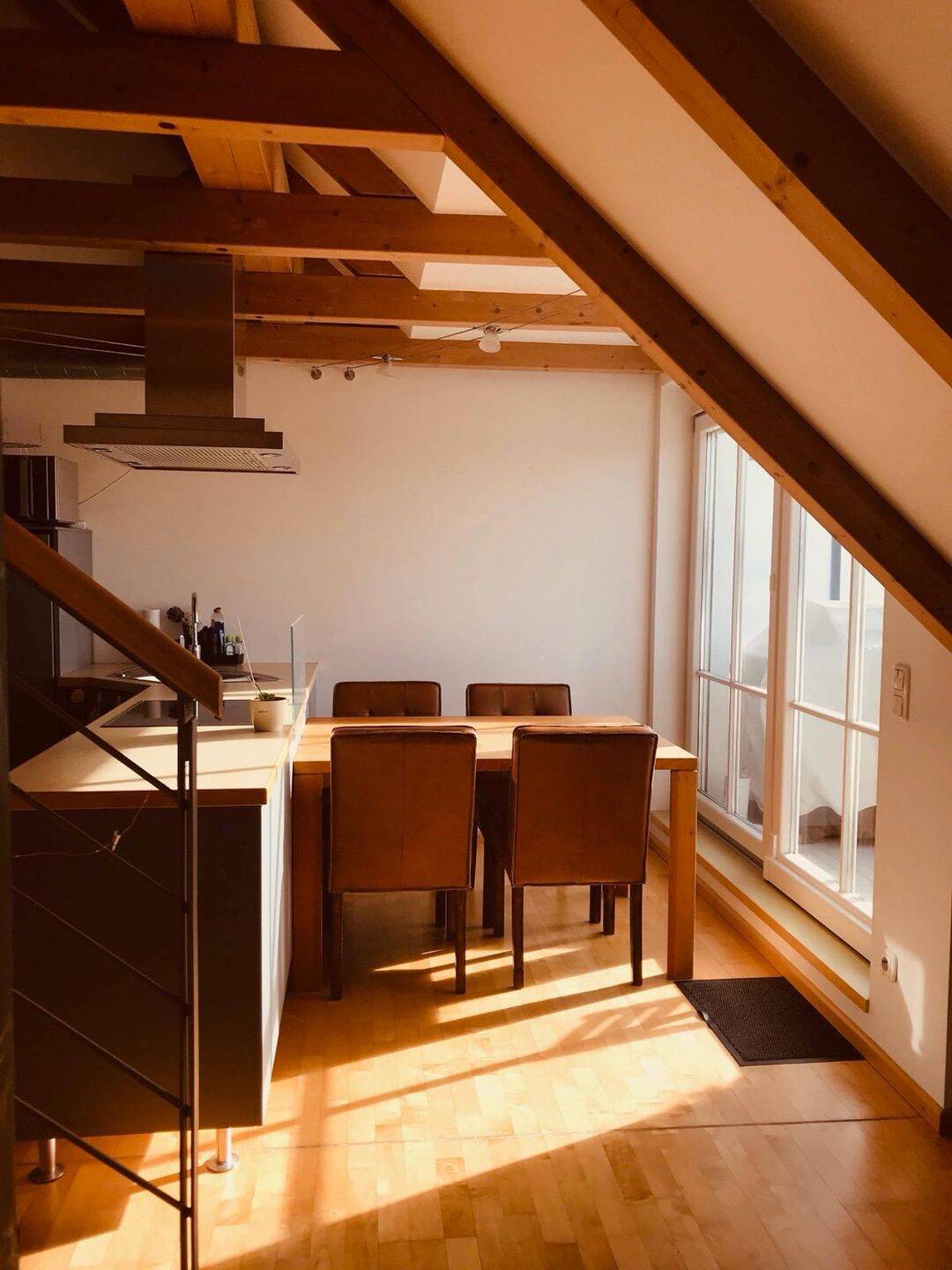 Gemütliche Maisonette Wohnung mit Balkon in Hallbergmoos, 85399 Hallbergmoos