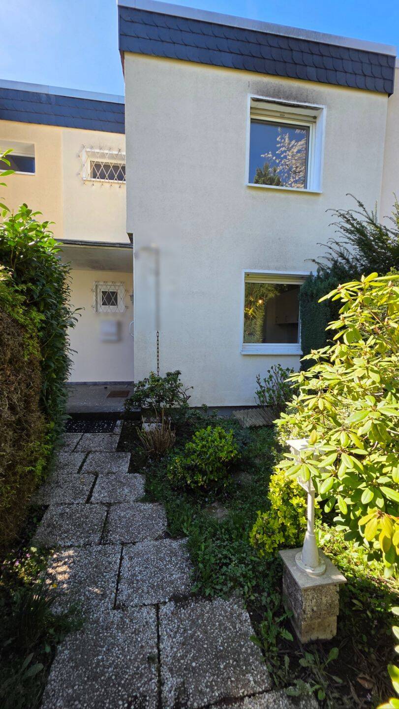 Charmantes Reihenmittelhaus in begehrter Lage von Bad Homburg, 61350 Bad Homburg v.d. Höhe