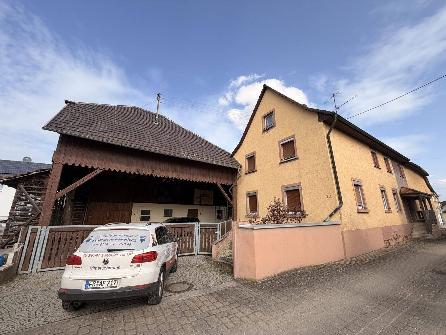 FÜR PROFIS! Sanierungsbedürftiges Wohnhaus mit altem Bauernhof auf großem Grundstück im Kaiserstuhl, 79362 Forchheim