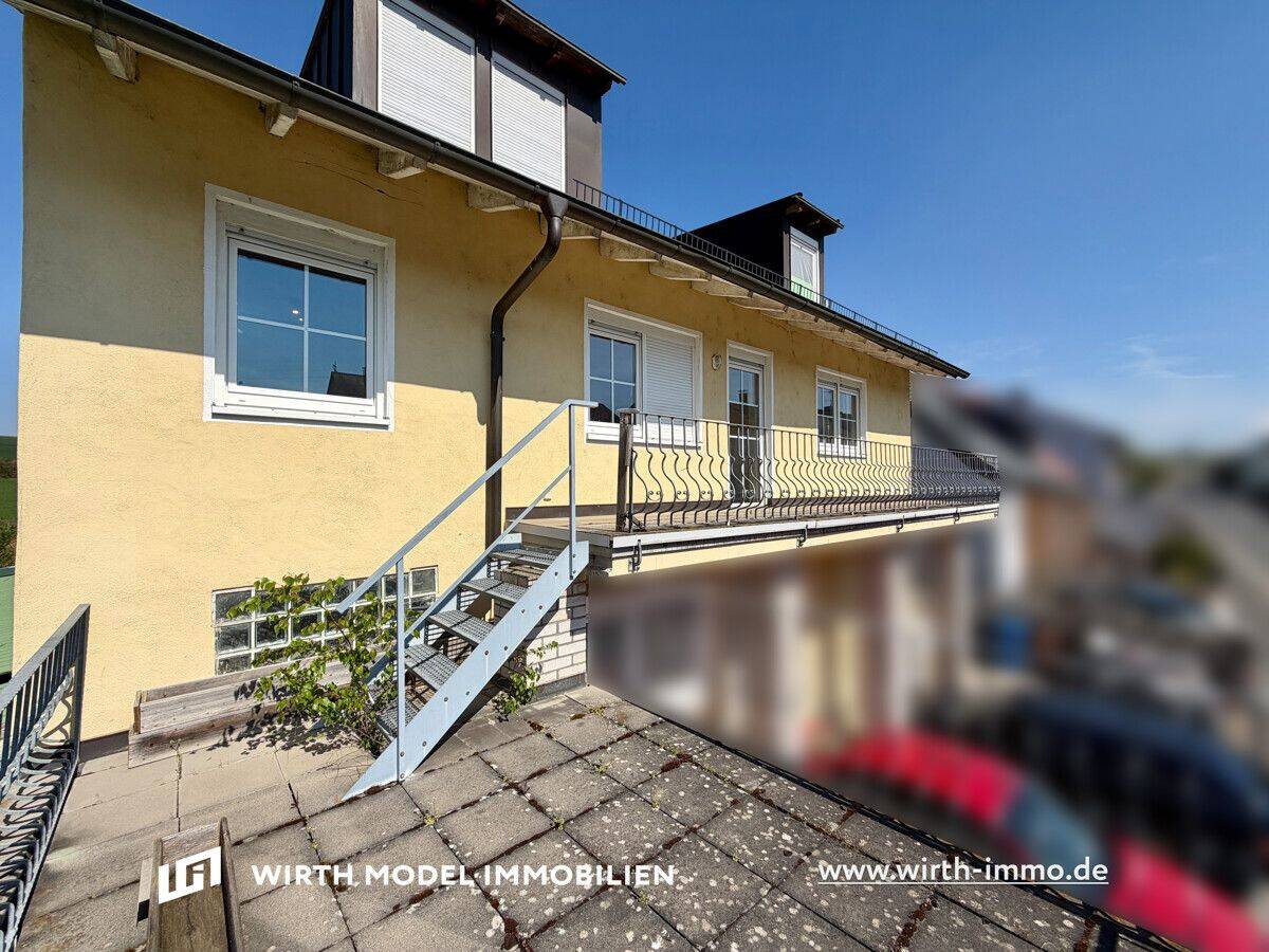 Drei-Zimmer-Wohnung mit zwei Balkonen in schöner Lage, 97078 Würzburg (Grombühl Lindleinsmühle Versbach)