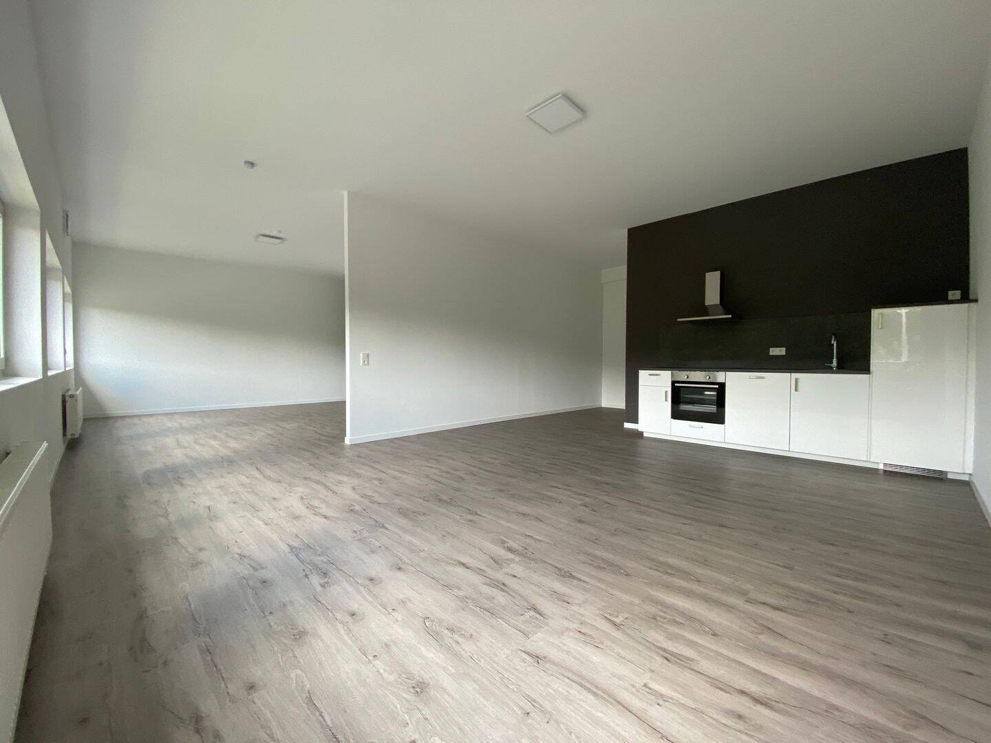 Lichtdurchflutete, moderne Wohnung mit Einbauküche, 64380 Roßdorf