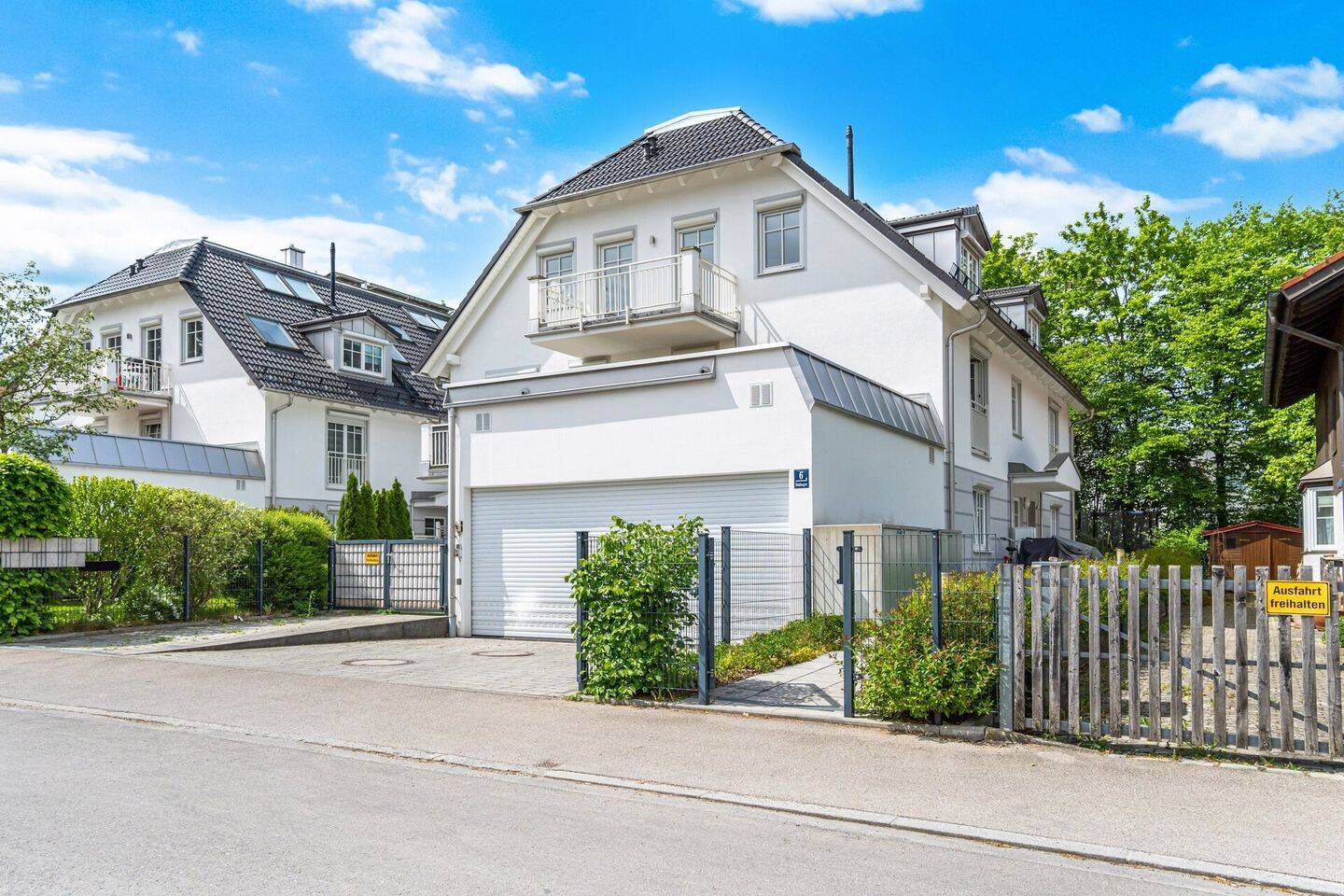 Ihr neues Zuhause: Moderne 4 Zimmer-Maisonette-Wohnung mit großer Dachterrasse!, 81249 München (Allach-Untermenzing Aubing-Lochhausen-Langwied Pasing-Obermenzing)