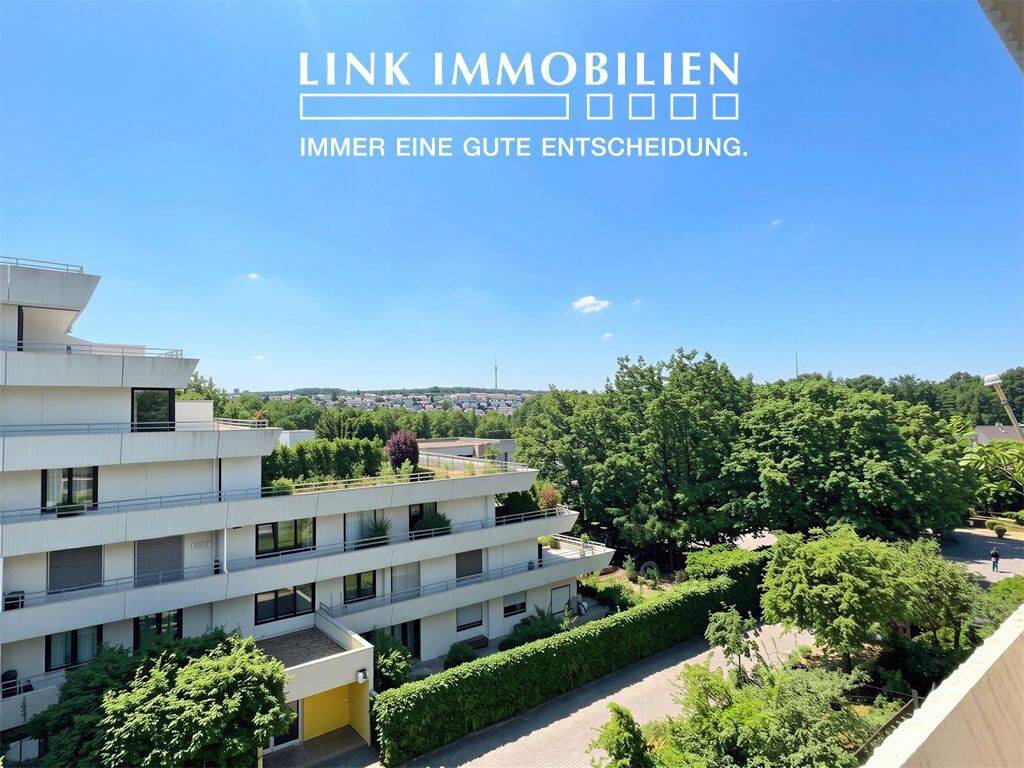 Wohngenuss mit Fernblick: 4-Zi.-Wohnung mit Blick auf den Stuttgarter Fernsehturm, 70619 Stuttgart (Heumaden Lederberg Riedenberg Sillenbuch)