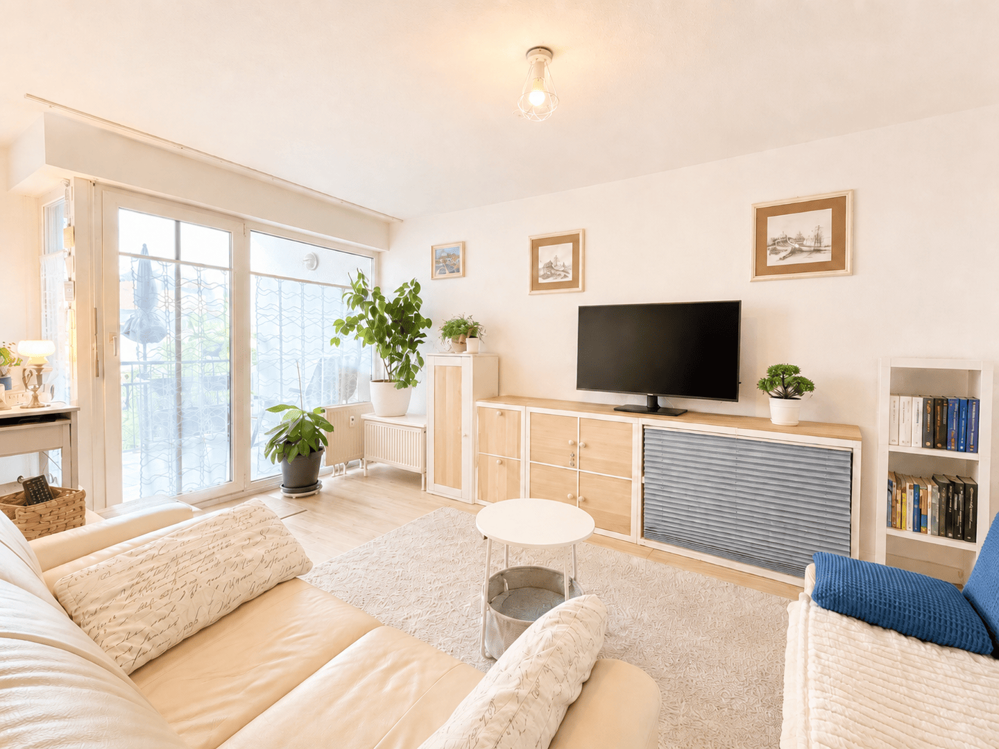 Erste Wohnung oder Investment? 2-Zimmer mit Balkon, Einbauküche & TG-Stellplatz in Darmsheim, 71069 Sindelfingen