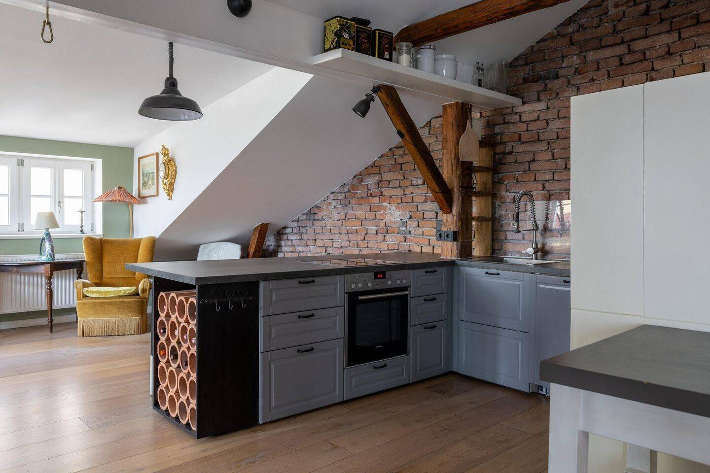 Großzügige Dachgeschoßwohnung, 83410 Laufen