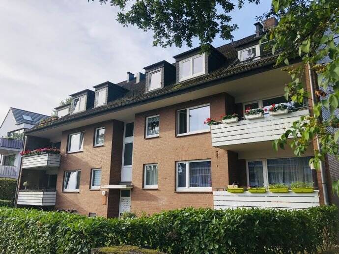 Kernsaniert: 2 Zimmer Wohnung mit Balkon in guter Lage, 22459 Hamburg (Eimsbüttel Niendorf Schnelsen)