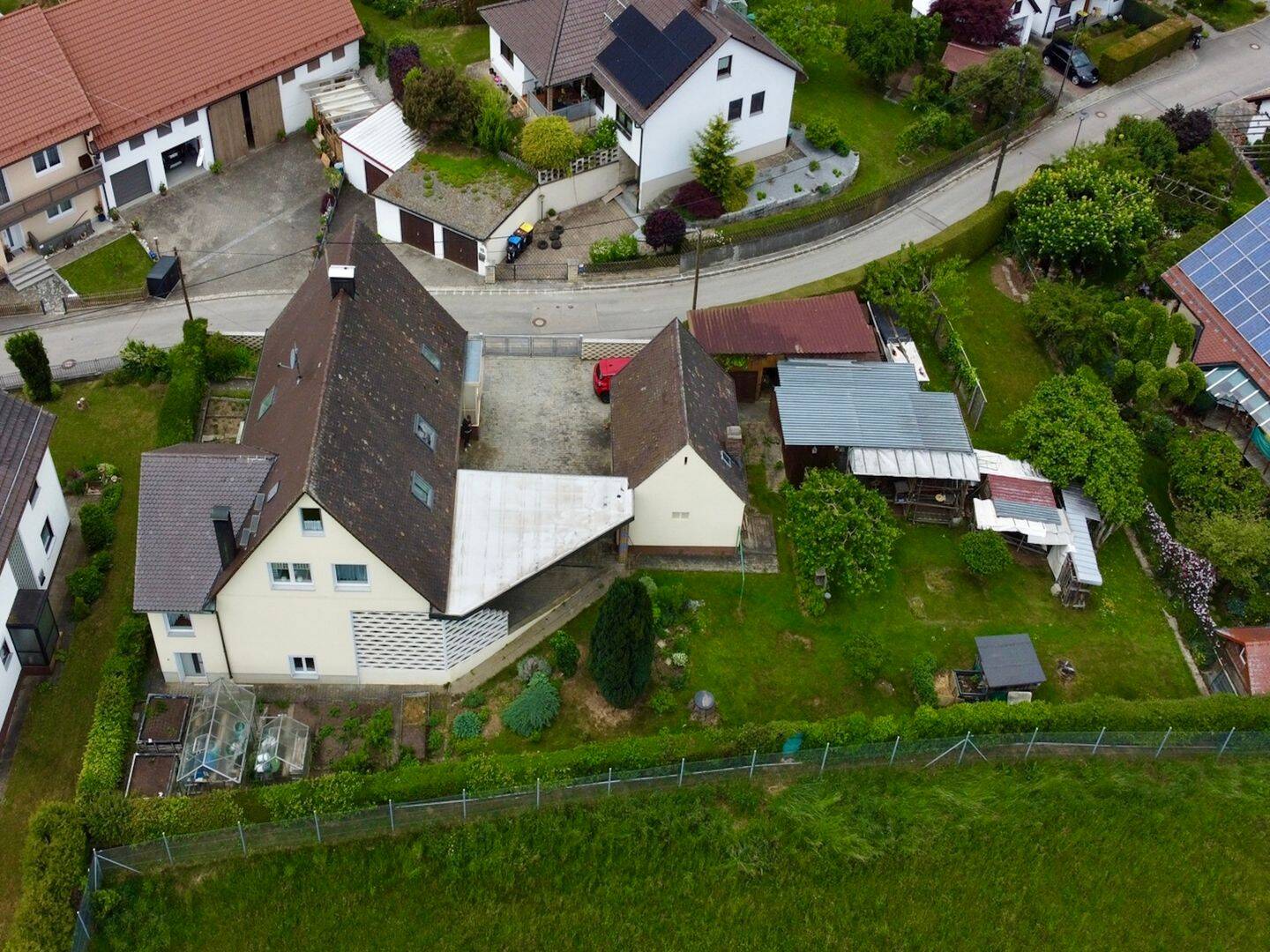 Gartenfreiheit und Raumwunder – Haus mit Zukunftspotenzial, 86465 Heretsried