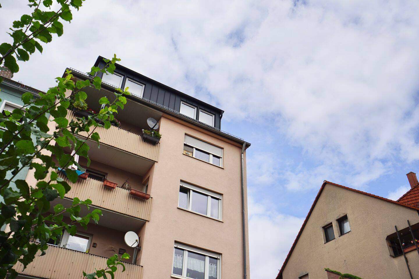 Moderne DG Whg. in Bestlage – hell, hochwertig und sofort bezugsfrei, 90489 Nürnberg (Gärten bei Wöhrd Rennweg Veilhof Wöhrd)