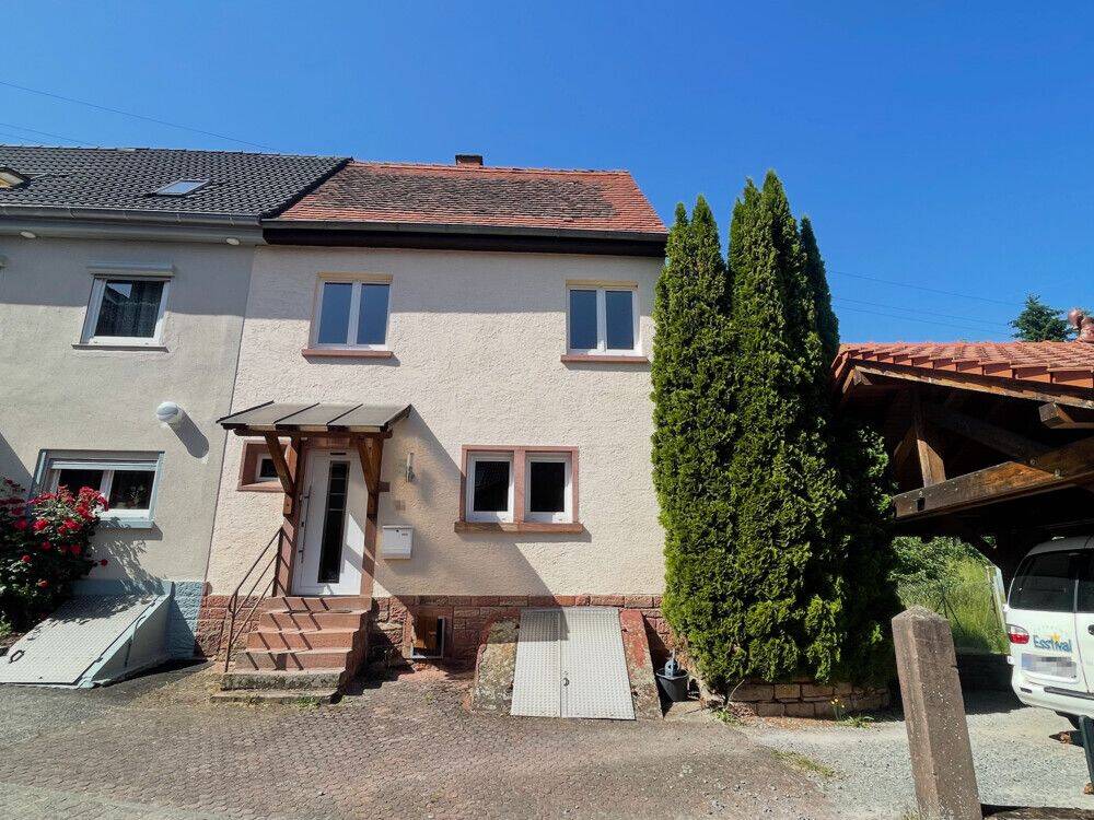 Liebevolles Einfamilienhaus mit Garten und großem Carport!, 97903 Collenberg