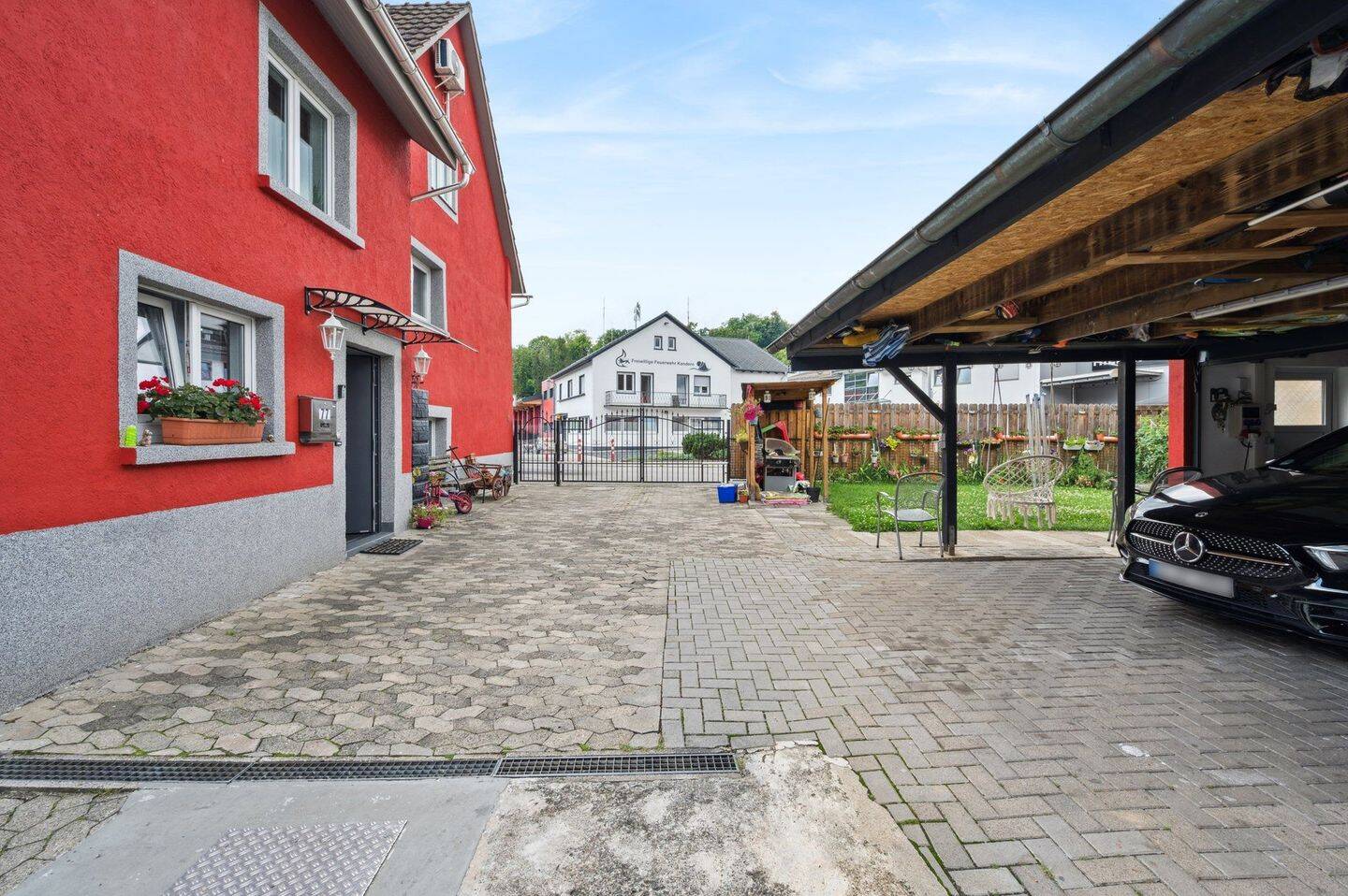 NEUER PREIS! Komplett saniertes Einfamilienhaus in zentraler Lage von Kandern, 79400 Kandern