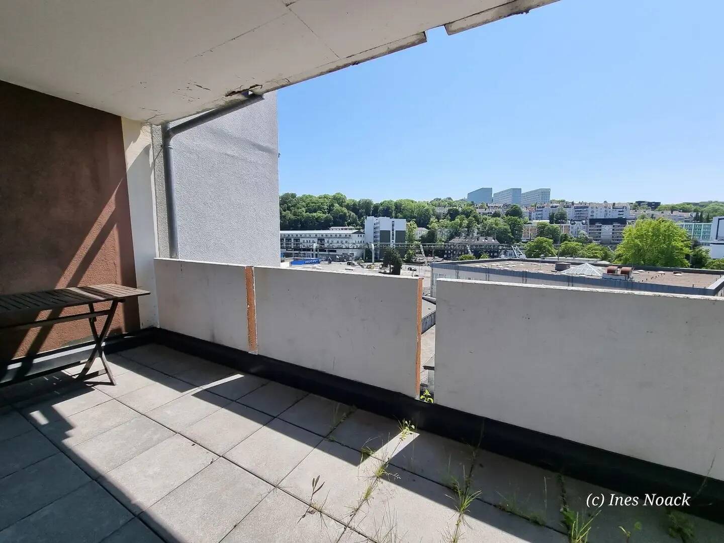 Über den Dächern von Elberfeld: Vermietete 2-Zimmer-Wohnung mit Aufzug, Weitblick und Citylage, 42103 Wuppertal (Elberfeld)