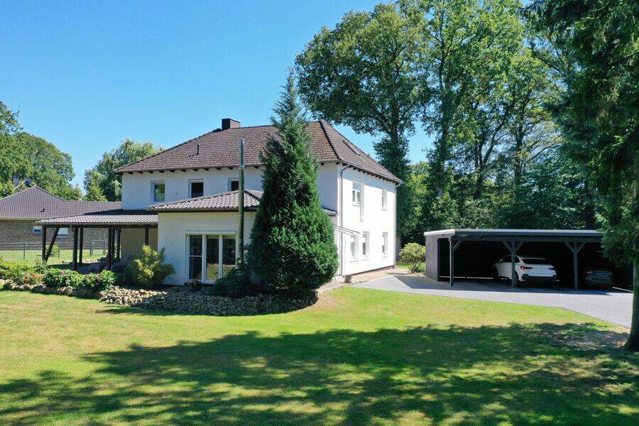 Exklusives Wohnhaus mit ca. 277 m² Wohnfläche auf beeindruckendem 2.686 m² Grundstück, 27367 Reeßum
