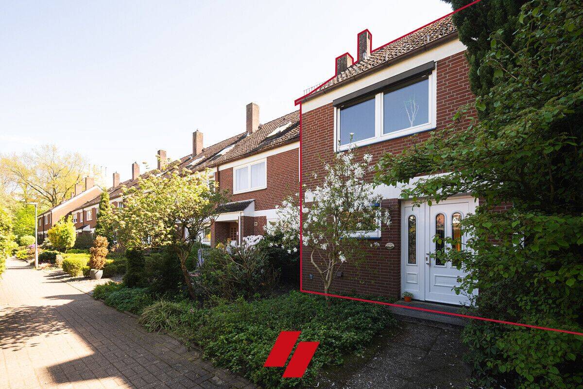 Arsten-Großzügiges Reihenmittelhaus mit 5 Zimmern, Garten und Garage, 28279 Bremen (Arsten Habenhausen Huckelriede)