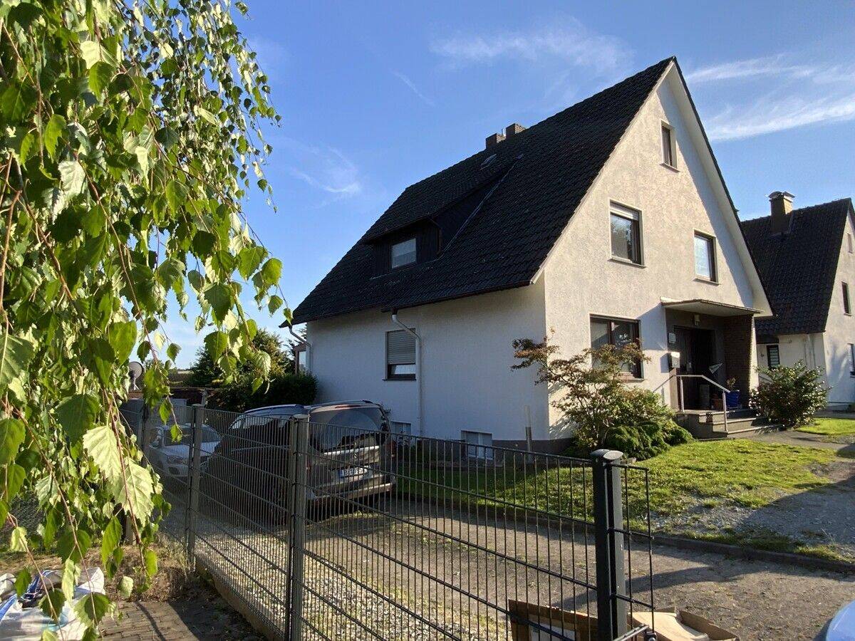 Geräumiges Zweifamilienhaus in 32120 Hiddenhausen-Oetinghausen, 32120 Hiddenhausen