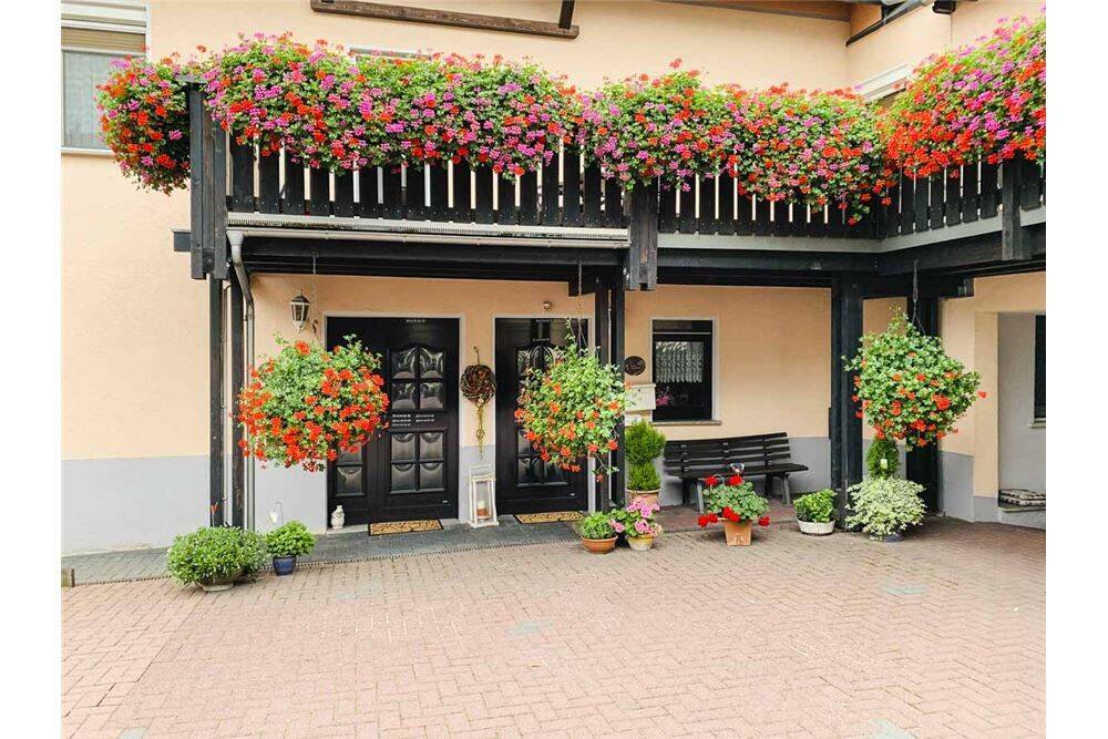 4-ZKB-Wohnung mit Terrasse, Einbauküche und Stellplatz, 65611 Brechen