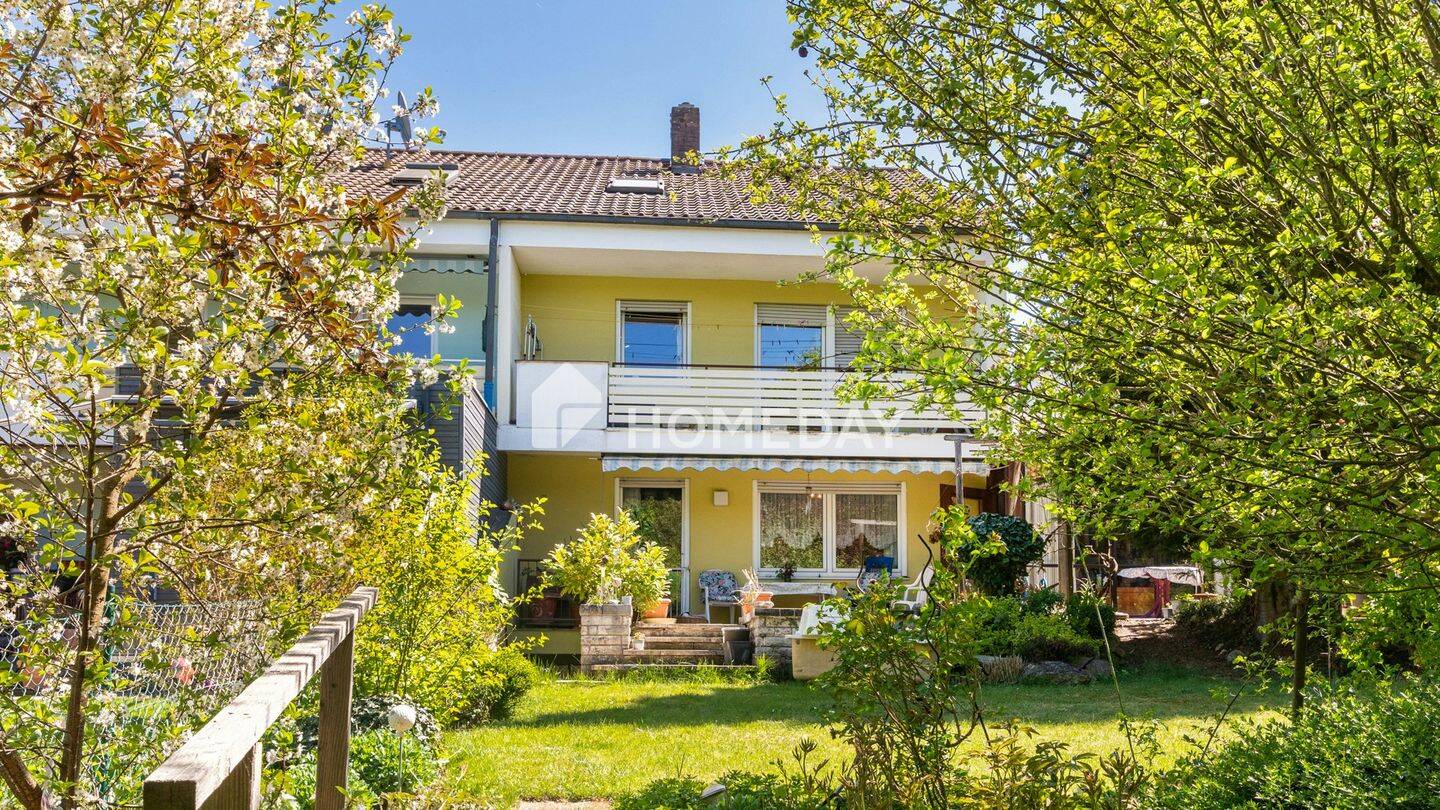 Gartenidylle trifft Wohnkomfort: Familienfreundliches Reihenhaus mit 6 Zimmern in Regensburg, 93055 Regensburg (Brandlberg-Keilberg Burgweinting-Harting Innenstadt Ostenviertel Schwabelweis)