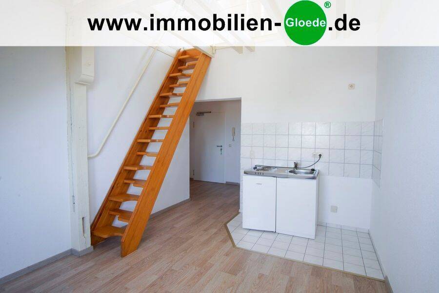 Ab sofort einziehen – 2-Raum-Wohnung im DG (4.OG) über 2 Etagen mit Singleküche – Lagerstraße, 99086 Erfurt
