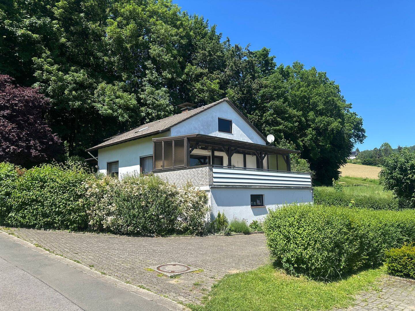 Am Waldrand und Südhang des Wiehengebirges befindet sich dieses Einfamilienhaus…, 32609 Hüllhorst