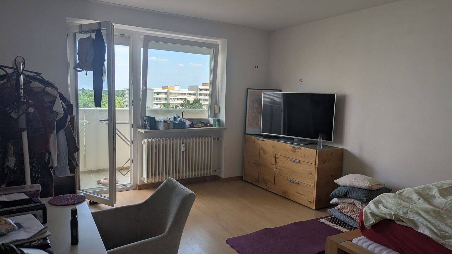 großes helles WG Zimmer (Frauen), 81735 München (Berg am Laim Ramersdorf-Perlach Trudering-Riem)