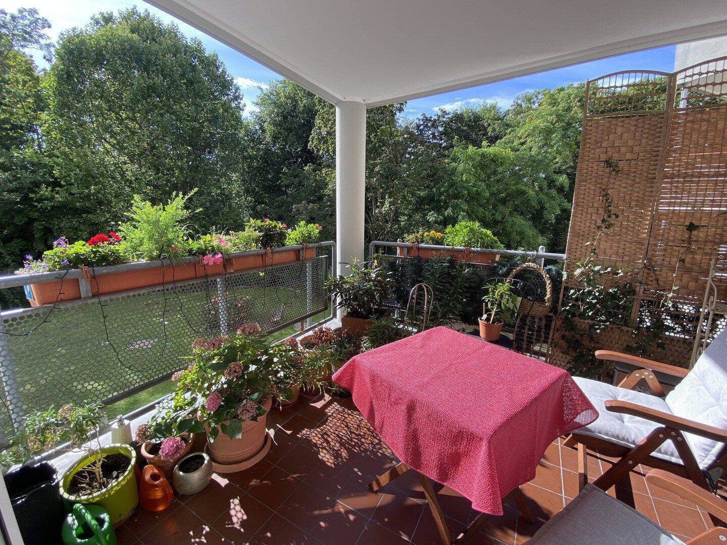 Toplage, grün, ruhig, hervorragende Zwei-Zimmer-Wohnung nahe Spree und Tiergarten zur Vermietern, 10557 Berlin (Mitte Hansaviertel Moabit Tiergarten)