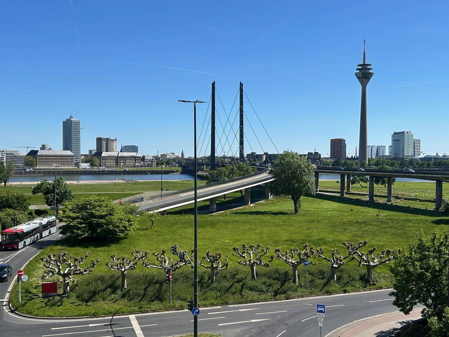 Einzigartige Immobilie (Baudenkmal) in begehrter Lage von Düsseldorf Oberkassel, 40545 Düsseldorf (Oberkassel)