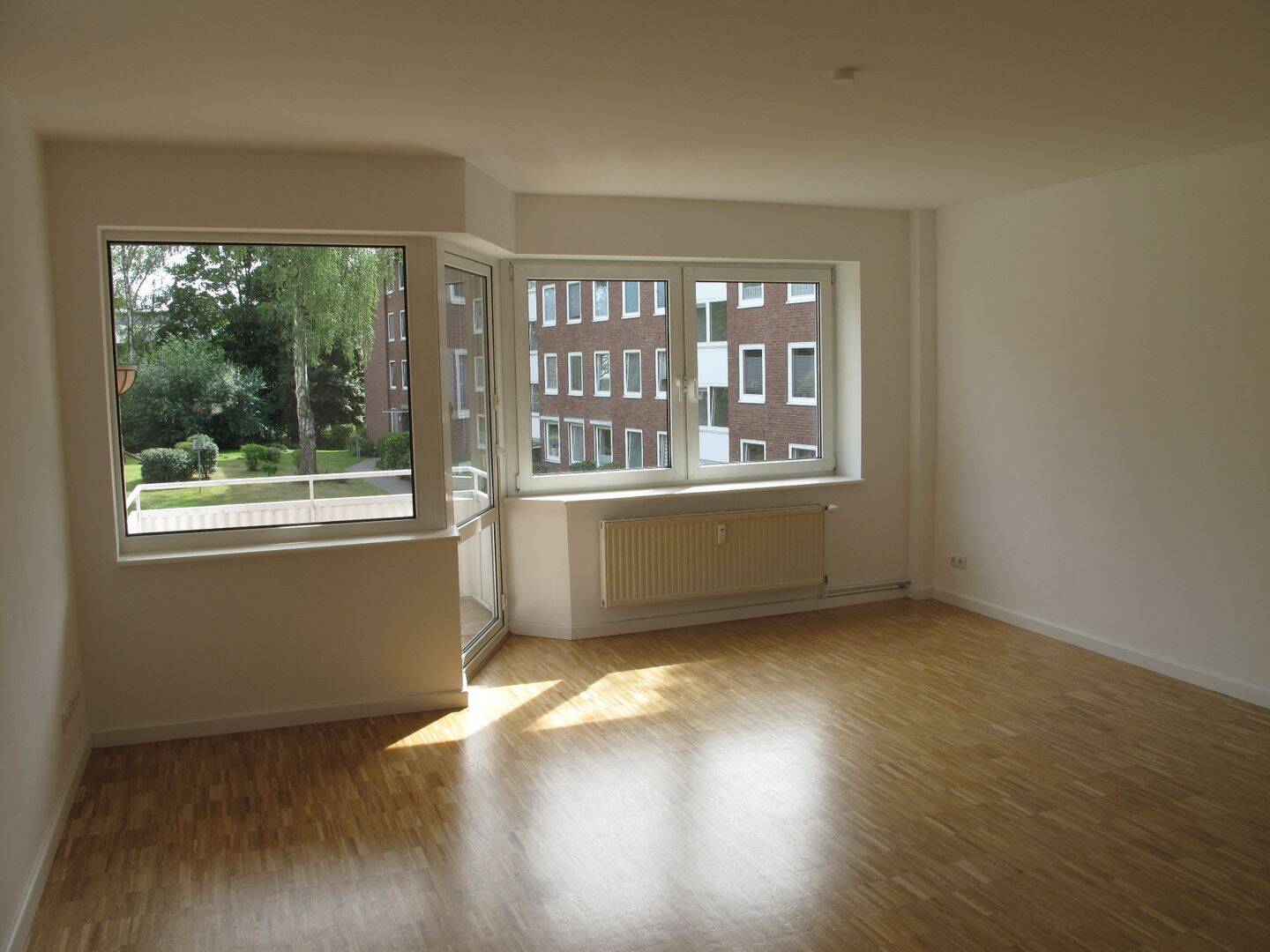 Horn: 2 Zimmer – Balkon – moderne Einbauküche – Parkett – frei ab sofort oder nach Absprache –, 22111 Hamburg (Mitte Billstedt Hamm Horn)