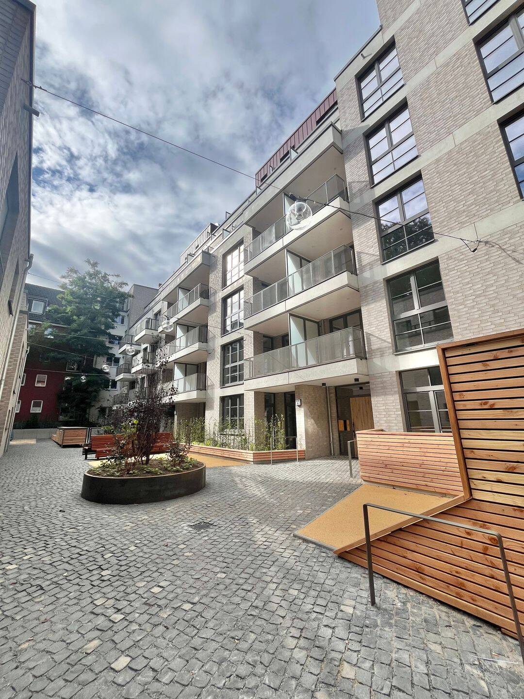 Ruhige Lage im Schanzenviertel: Neubau-Erstbezug im Erdgeschoss mit Terrasse, 20357 Hamburg (Altona)