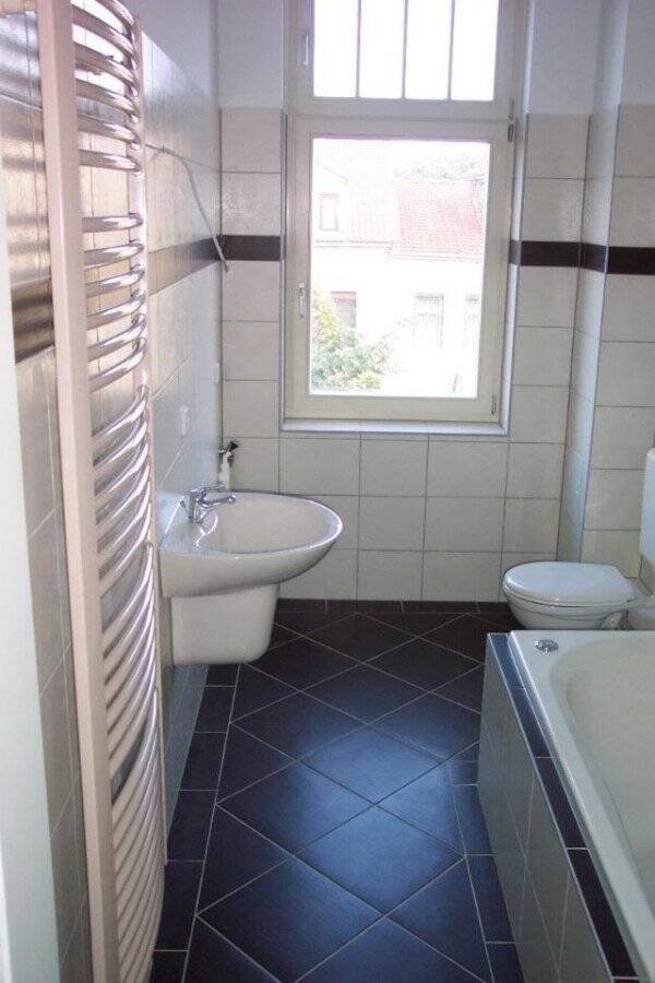 Geräumige schöne 2-Raum Wohnung, zentrumsnah, Stellplatz auf Wunsch, 6618 Naumburg (Saale)