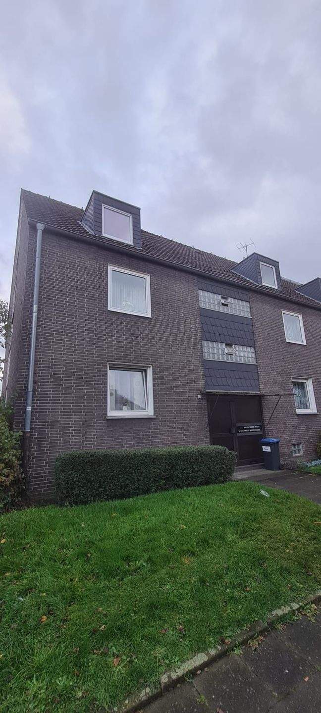 Erstbezug nach Renovierung, 2-Zimmer-Wohnung mit Sonnenbalkon & neuem Bad in Duisburg-Neuenkamp, 47059 Duisburg (Kaßlerfeld Neuenkamp)