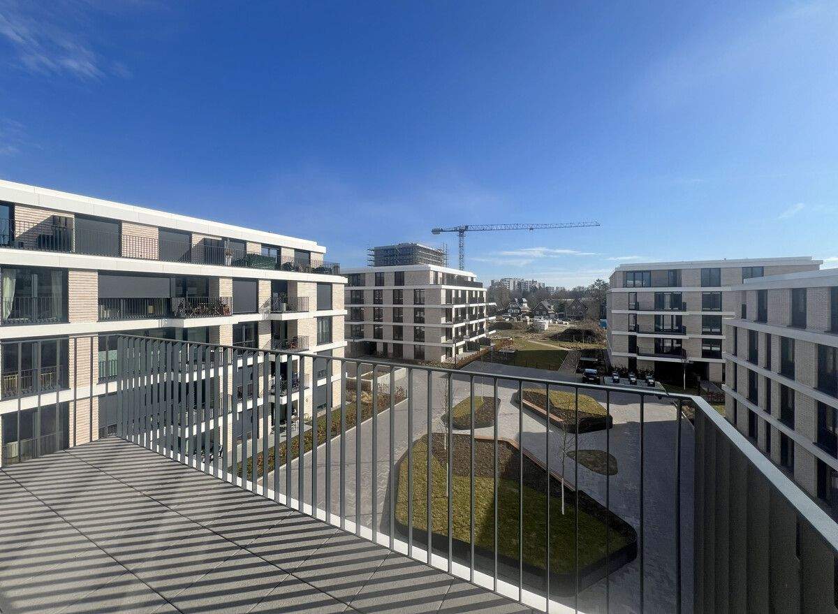 Sofort einziehen: Großzügige 4,5-Zimmer-Wohnung mit Balkon im 3. OG der Mühlenau Gärten in Pinneberg, 25421 Pinneberg