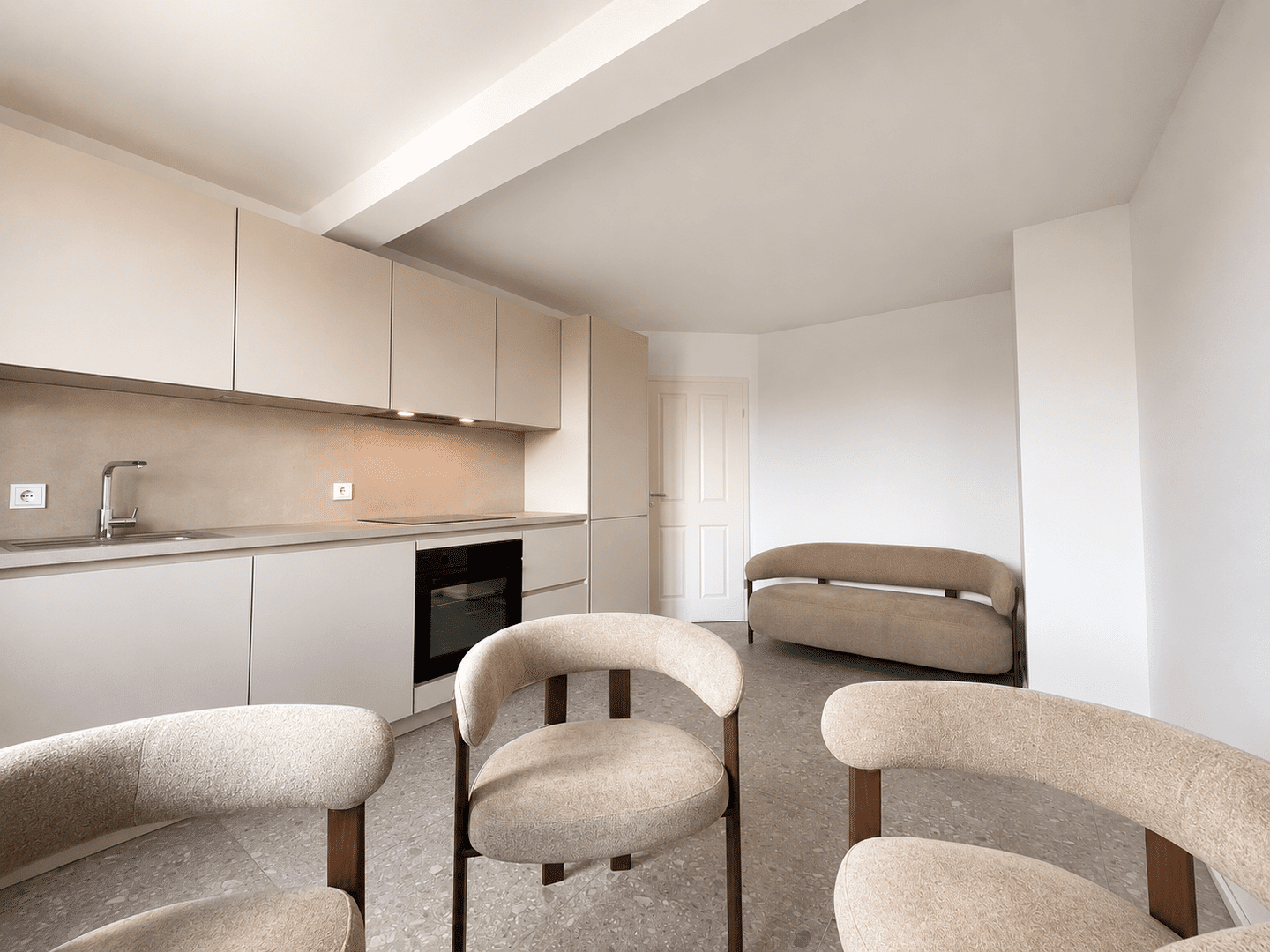 ERSTBEZUG – sanierte Dachgeschosswohnung mit EBK, 63065 Offenbach am Main (Offenbach am Main)