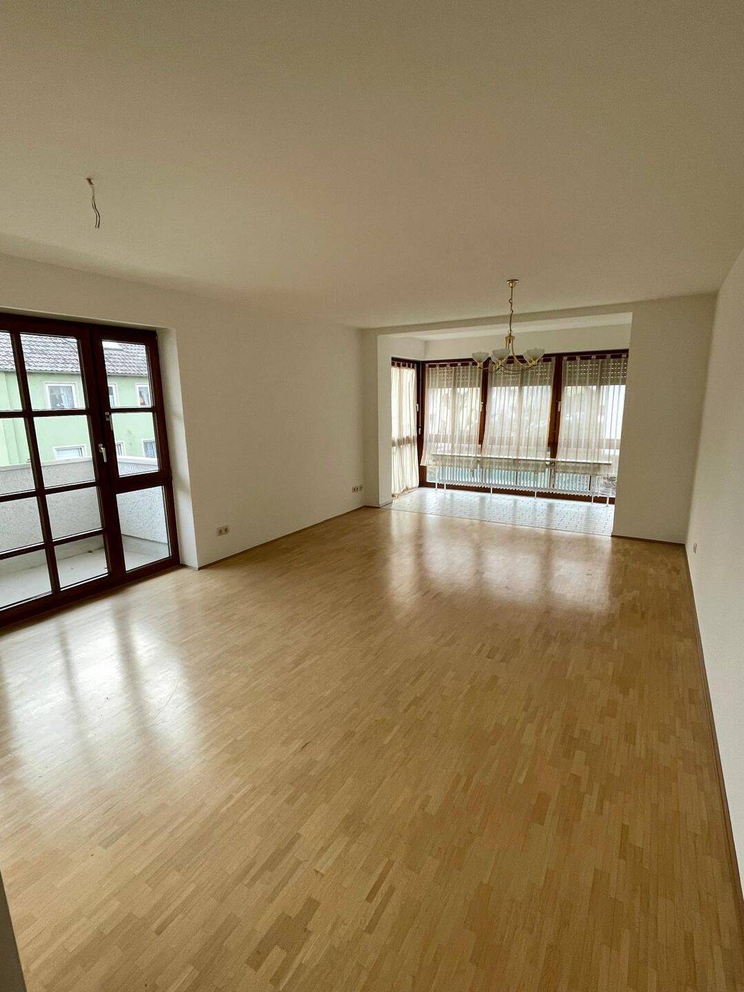 Helle 3-Zimmer Wohnung mit EKB, Balkonen und Tiefgarage, 85221 Dachau