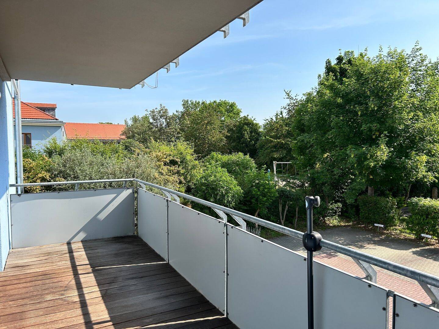 Zu Hause mit 3 Zimmern und Balkon in Jena, 7749 Jena