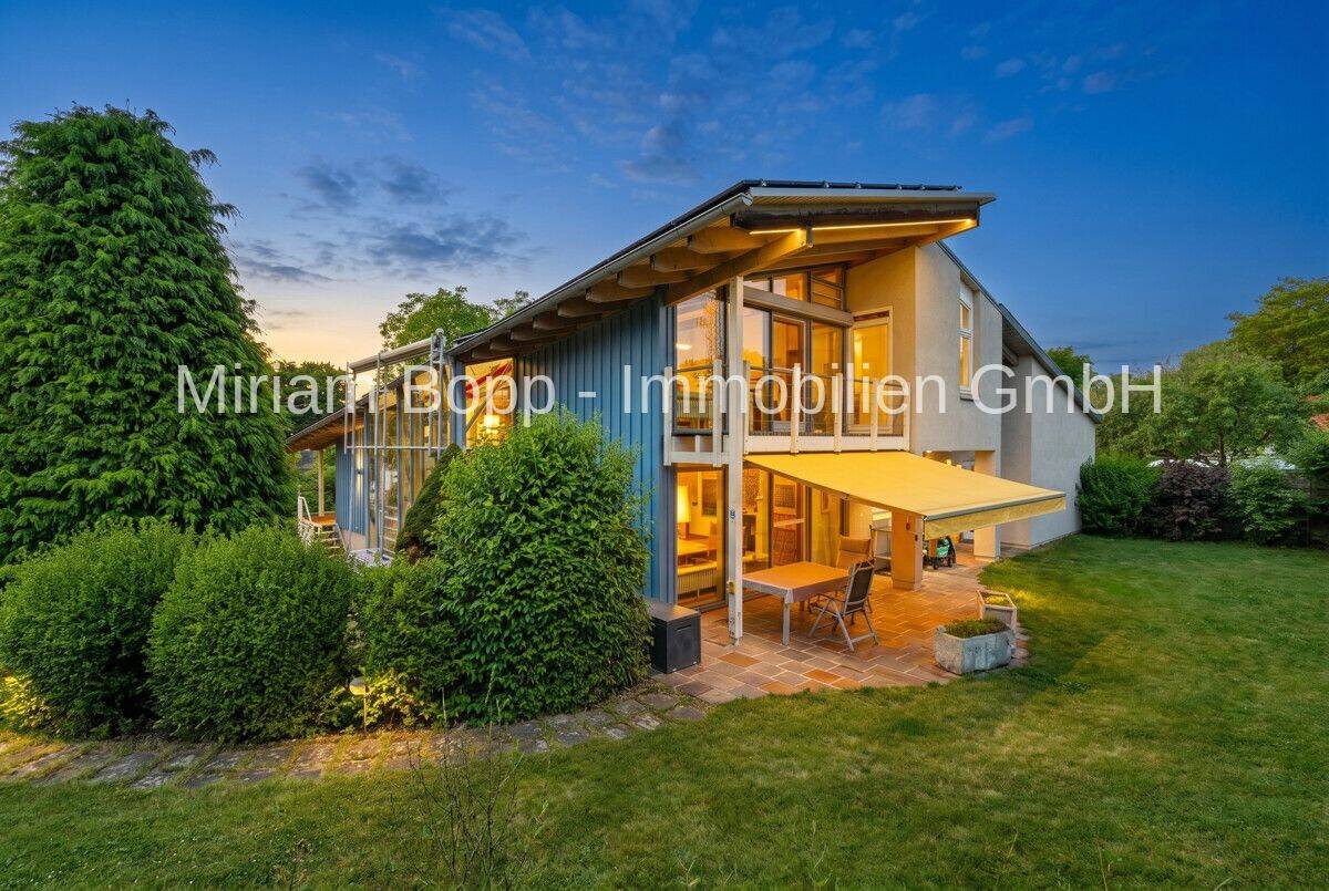 Großzügiges Architektenhaus mit Burgblick, Wellnessbereich und PV-Anlage, 72379 Hechingen