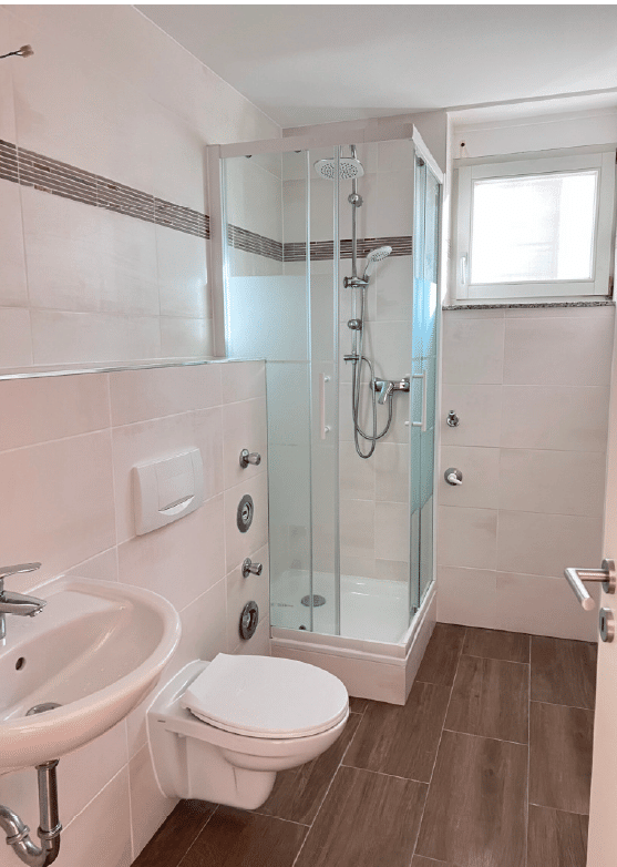 Renovierte 1-Zimmer-Wohnung mit Balkon, Fahrstuhl & Tiefgaragenstellplatz in Hohenstein-Ernstthal, 9337 Hohenstein-Ernstthal
