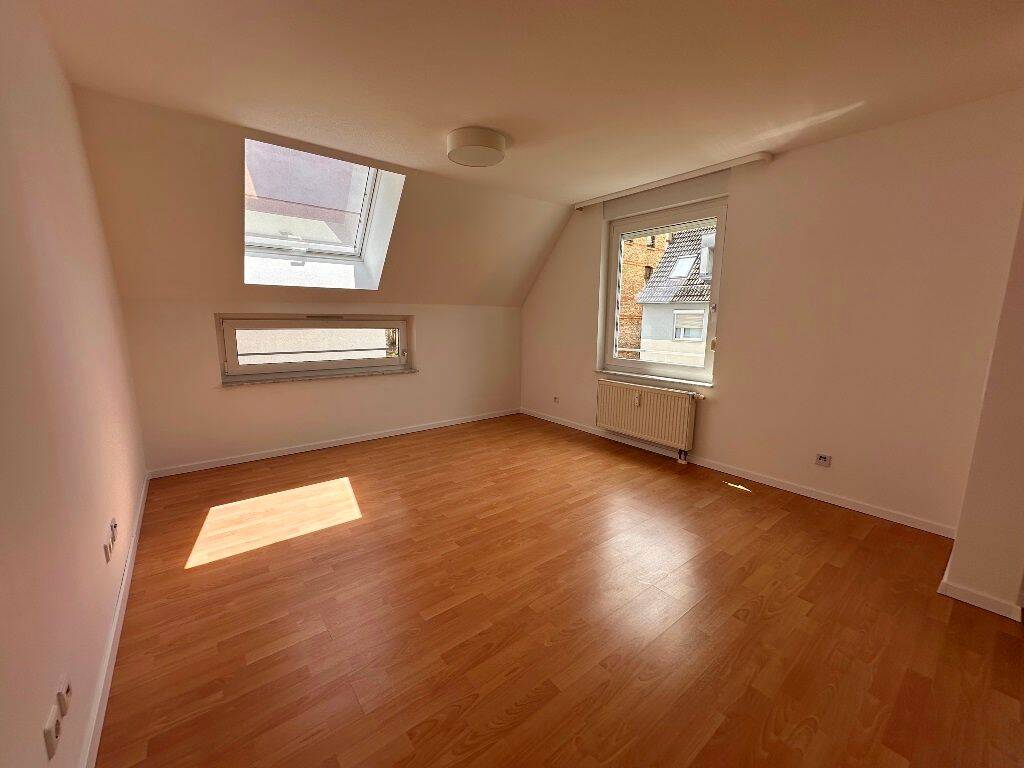 „Mitten im Leben – Citywohnung am Marienplatz in S-Süd – 3-Zi-OG-ETW mit Balkon, Aufzug und TG“, 70178 Stuttgart (Mitte Süd West)
