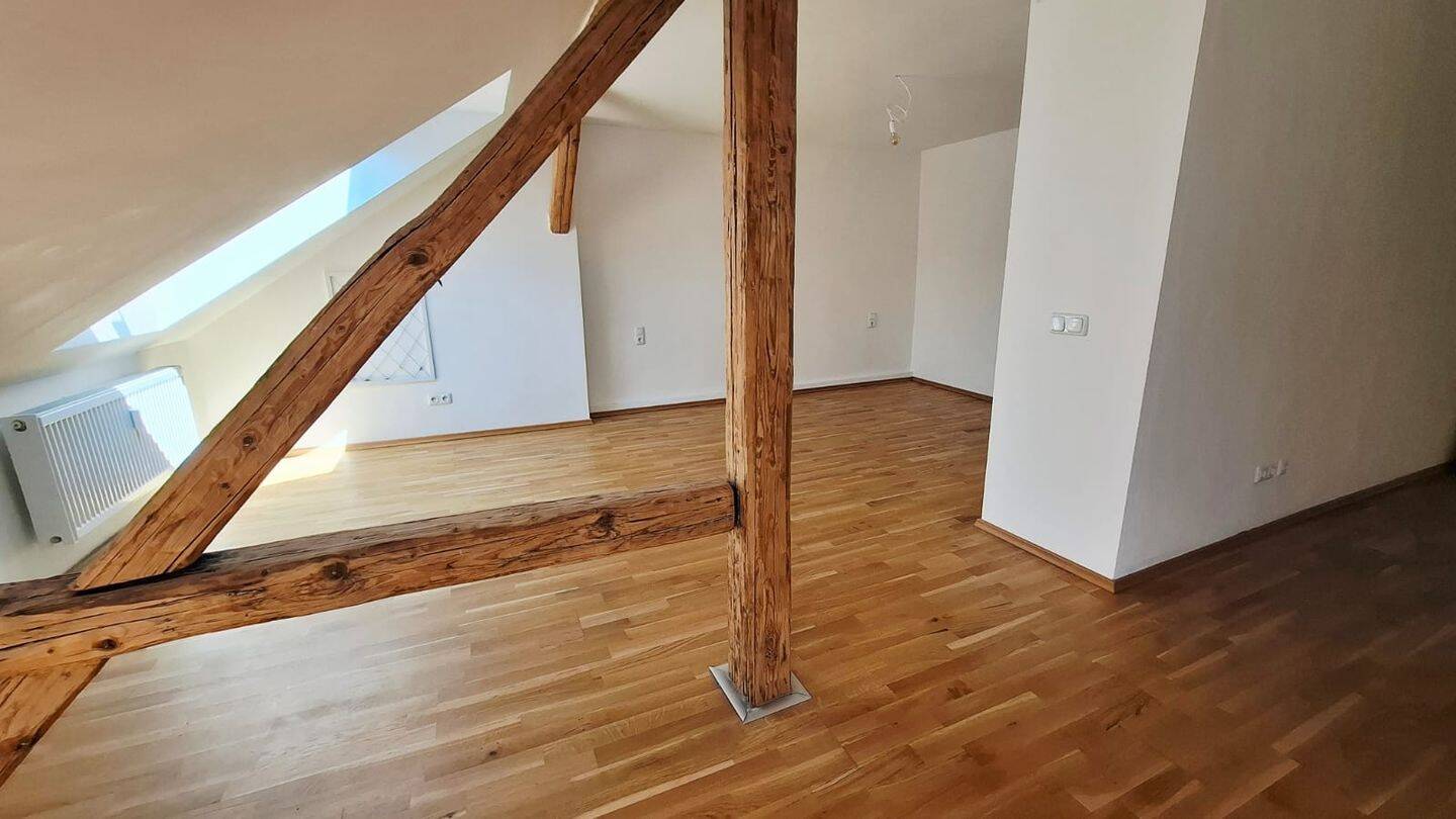 Helle, neu sanierte 3,5-Zimmer-Wohnung mit Einbauküche in zentraler Lage von Hof, 95028 Hof (Haidt Innenstadt Jägersruh Leimitz)