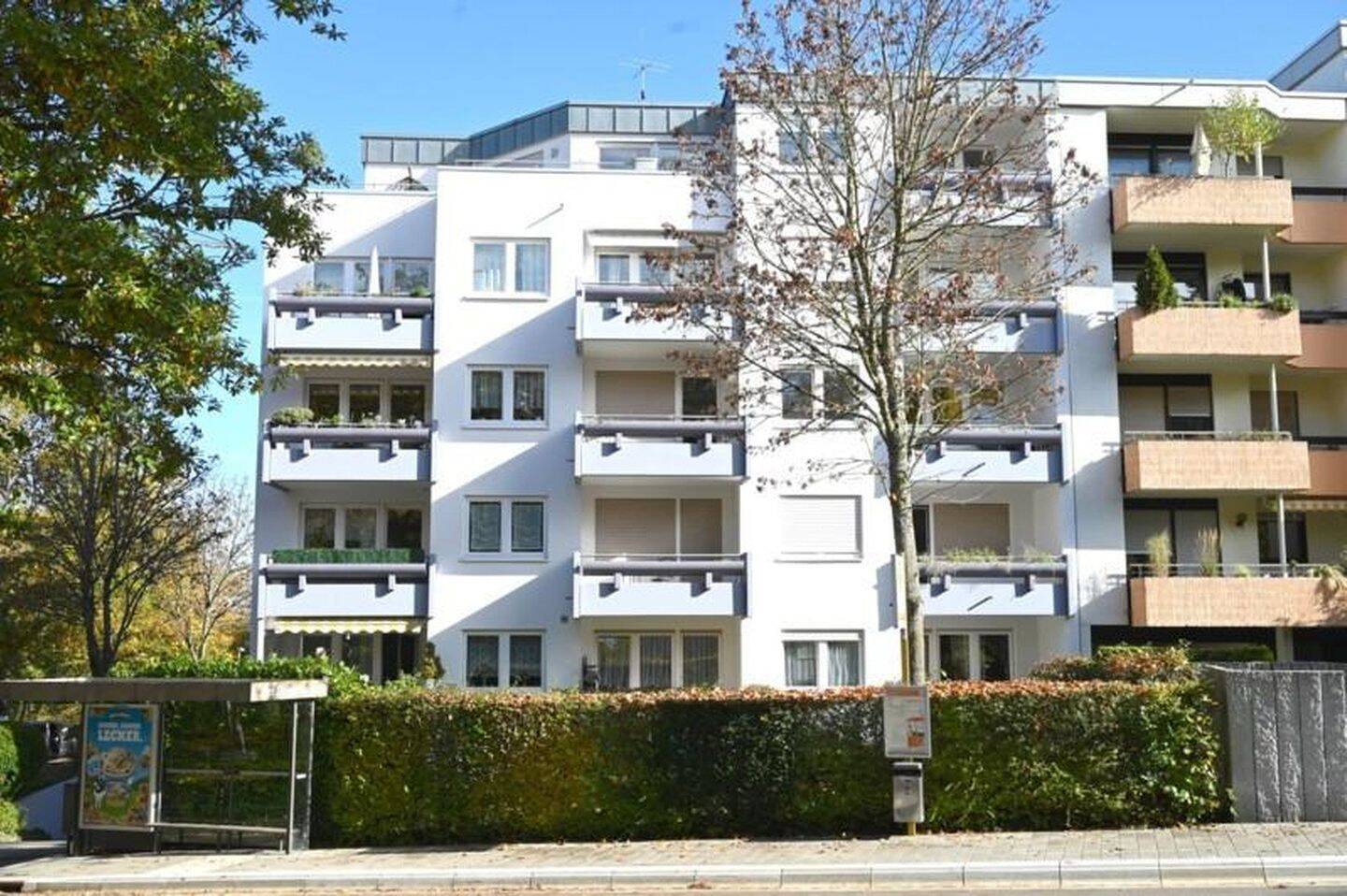 MÖBLIERT – PENTHOUSE – Schönes 2,5 Zimmern Appartment mit Dachterasse in Stuttgart, 70565 Stuttgart (Dürrlewang Fasanenhof Möhringen Rohr Vaihingen)